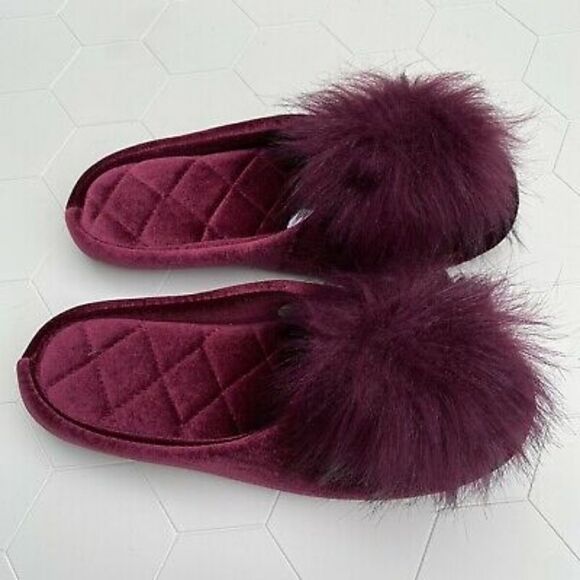 INC Burgundy Fayx Fur Slippers - Size S 5/6 - Picture 3 of 4